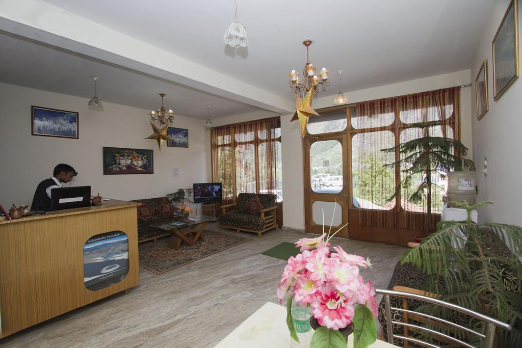 מנאלי Hotel Ocean Inn מראה חיצוני תמונה