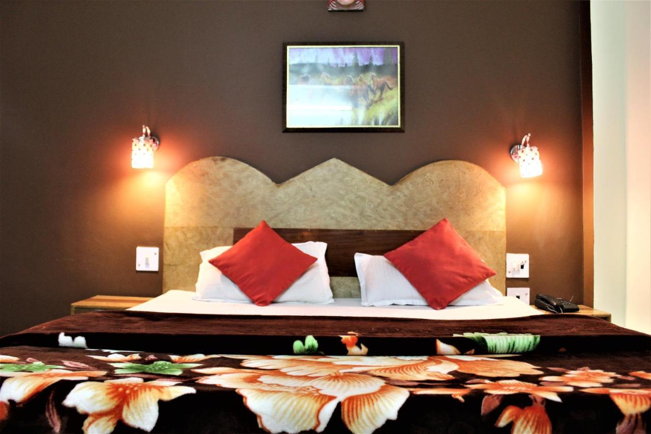 מנאלי Hotel Ocean Inn מראה חיצוני תמונה