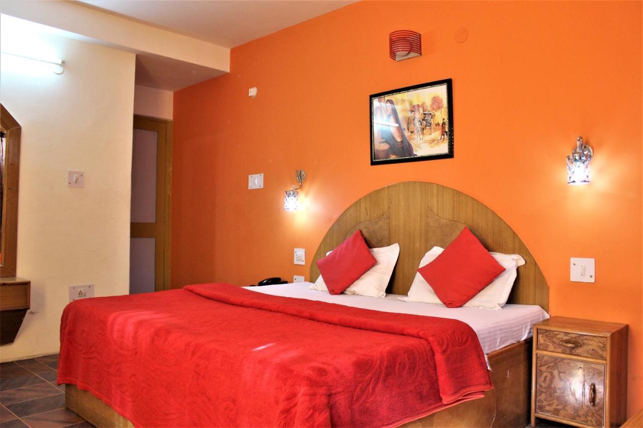 מנאלי Hotel Ocean Inn מראה חיצוני תמונה